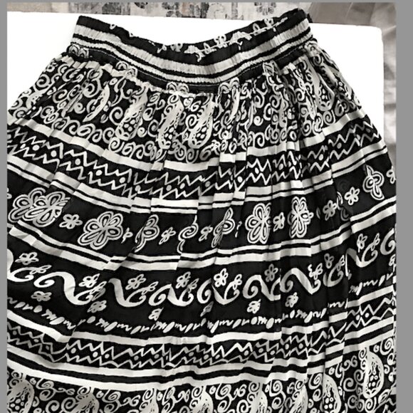 Compagnie International Express-Maxi Black and White Rayon Circle Skirt, Size M - Picture 2 of 6